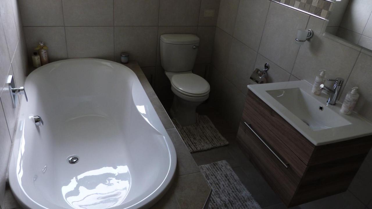 Settle Inn Self Catering Units โคลเชสเตอร์ ภายนอก รูปภาพ