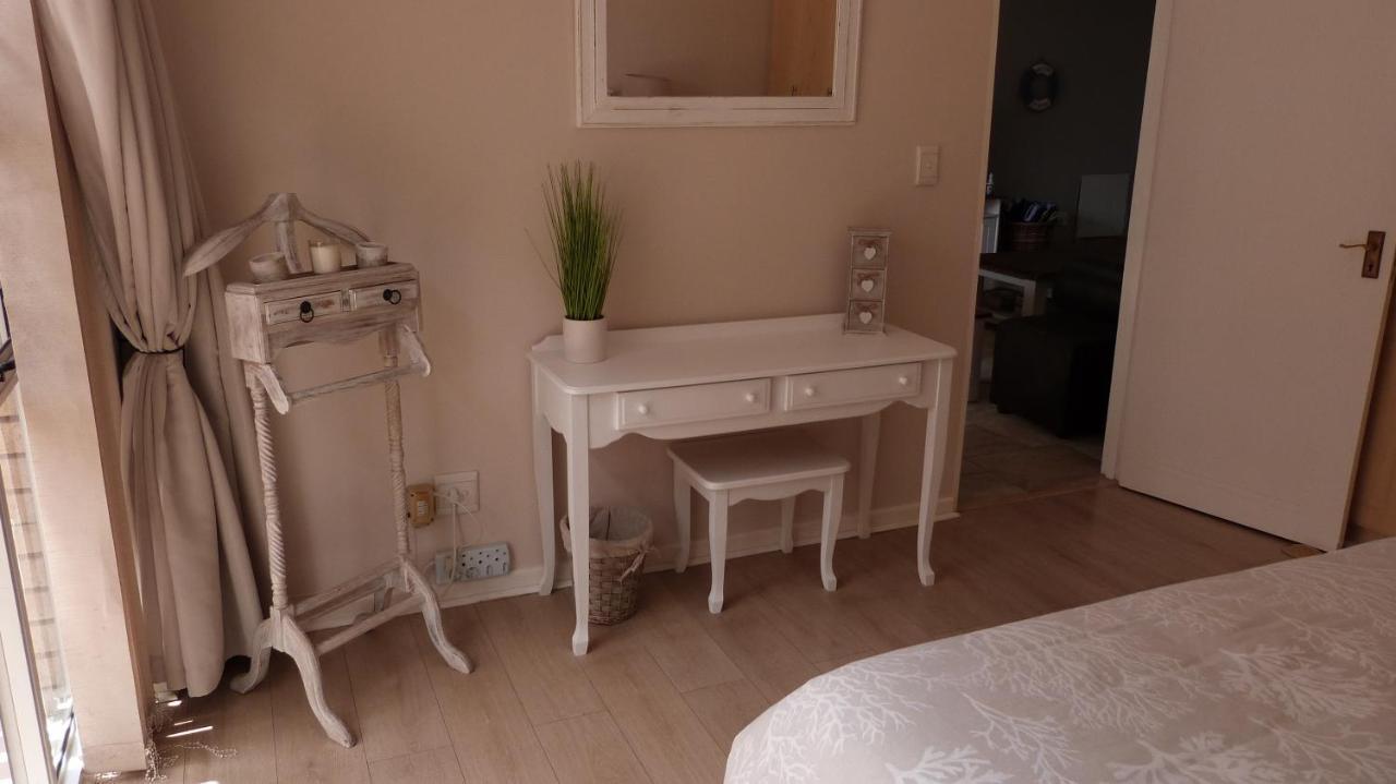 Settle Inn Self Catering Units โคลเชสเตอร์ ภายนอก รูปภาพ