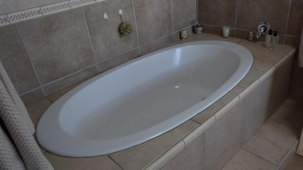 Settle Inn Self Catering Units โคลเชสเตอร์ ภายนอก รูปภาพ