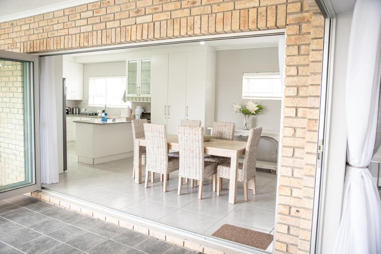 Settle Inn Self Catering Units โคลเชสเตอร์ ภายนอก รูปภาพ